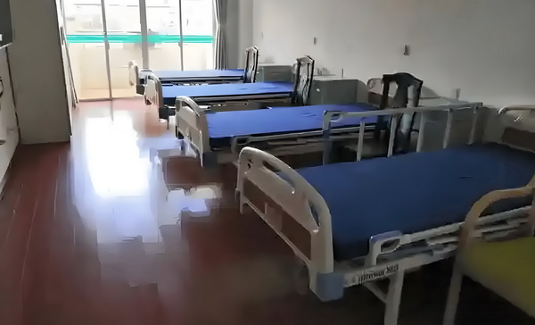 红月之馆